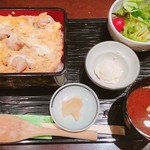 おもてなしとりよし - 鶏親子重御膳950円