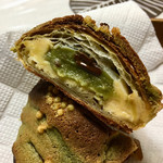 Pane Ho Maretta - クロワッサンの中に抹茶クリームとチョコとカスタード