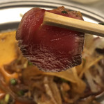 元祖立ち飲み屋 - 牛のたたき280円