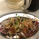 元祖立ち飲み屋 - 牛のたたき280円