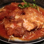 とんかつ マンジェ - ステーキが二枚！！
      超ボリューミーでした(笑)