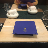 SALONE 2007 - 青い封筒の中にはメニューが。ステキな演出。