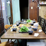 釜山 - 奥のリビングをセッティング