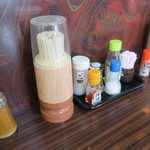 三重食堂 - 卓上です