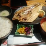 お魚と地酒 豆助 - 定食全景です