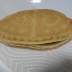 二葉屋 - ふわふわワッフルのコーヒークリーム