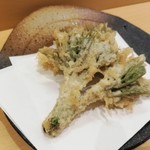 てんぷら 加藤 - 独活の芽