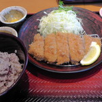 大戸屋 - 四元豚のロースかつ定食（950円）