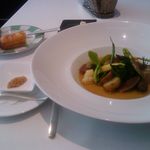 レストラン タテル ヨシノ - メインは豚の色んな部位を使った６種類の肉と野菜、おもしろい