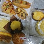 Deiri Yamazaki - 計9個のパン!!これで￥600でーす!!