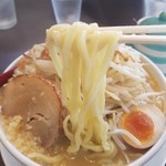 麺屋銀次 - にんにく味噌ラーメンリフト