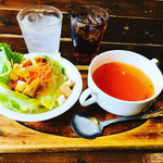 クスコカフェ - ☆ランチの前菜 トマトベースのスープが良い♪