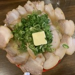 鉄板食堂 バレーナ - 元祖花びらチャーシューメン 塩バター味