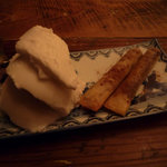 “ココナツアイスと餡春巻”