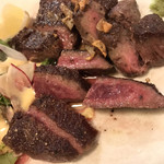 楽や - 厚切り牛ステーキのアップ