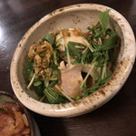 楽や - お通し 鶏の香草付け添え