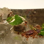 ア・ニュ ルトゥルヴェ・ヴー - さきがけ豆のピュレとカリフラワーのサンドウィッチ