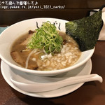 Menya Shiroboshi - 魚節とんこつラーメン