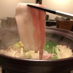 Butashabu Shikura - 融点が低いので置いておくだけで豚の脂が溶けてくる