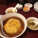 中華上上 - 天津飯とスープ