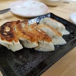 Chuukadokoro Shanshan - 餃子(350円)