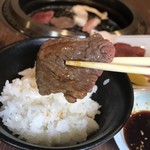 焼肉 きざくら - カルビが焼けた