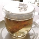 プレ・ヴェール - ２階の紅茶専門店『石渡紅茶』のハーブティー（ピントが合わなかった）