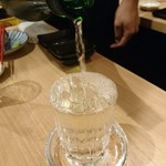 sengyokikambou - 日本酒いっちゃいまーす♡
      フルーティーな日本酒が好きなまぃまぃが注文したのは「ゆうき」
      飲みやすくてグイグイ飲めちゃうので、注意が必要！