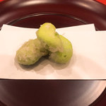 日本料理 一会 - 蚕豆の天婦羅