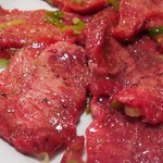 西八焼肉 - 上塩たん　炙り程度で