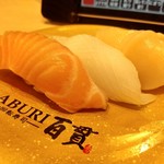 回転寿司 ABURI百貫 - サーモン烏賊ホタテ。