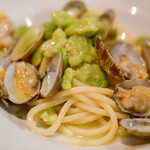 イル ルポーネ - アサリとそら豆のスパゲッティ