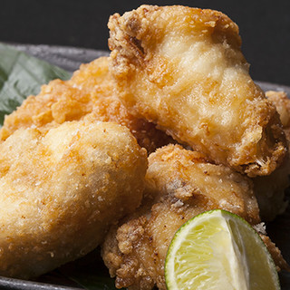 Deep-fried blowfish with homemade sauce ◆ We also have a variety of a la carte dishes that go well with alcohol ♪