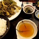 蔵八 - 山菜天ぷら定食