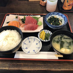 榊屋 - 刺身定食（1,250円）