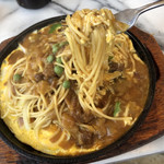 Shato Kuwana - 麺リフト
                        カレーとタマゴ、マイルドです。