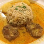 スリランカくまもと - ヌードルカレーランチ辛さ普通800円(サラダ、ドリンク、ヨーグルトアイス付)