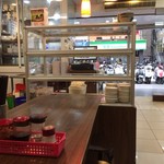 老虎醬溫州大餛飩 - 朝はまだ小皿料理が並びません