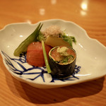 日本料理 たかむら - コシアブラのお浸し、アメーラトマト、黒皮南瓜、さや大根、アスパラソバージュ、秋田産桜鱒ルイベの磯辺巻き