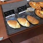 サン ヒトリ - 販売されているパン