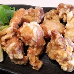 Sousakuizakaya hujino - 鶏の唐揚げのアップ