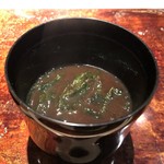 菊鮨 - 赤だし、アオサ入り