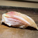 菊鮨 - 春子・・〆方などは秘密でしょうから書きませんが、身がふっくらとしていて甘味を感じて美味しい。