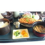 岡山国際ゴルフ倶楽部 レストラン - とんかつ定食