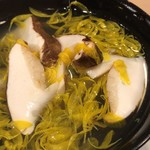 うを徳 - 信州諏訪産松茸と天草産1.2kg鱧、菊花の椀