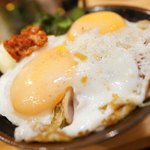 札幌ザンギ本舗 - ベーコンエッグ丼