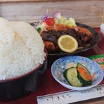 嵯峨海 - ご飯の盛りがすごい