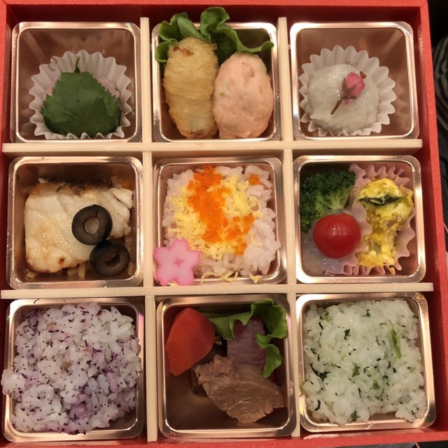滝こみごはん弁当 桜 By みほりん 新橋演舞場 1f ドリンクカウンター 築地市場 その他 食べログ 滝こみごはん弁当 桜 By みほりん 新橋演舞場 1f ドリンクカウンター 築地市場 その他 食べログ