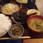 又兵衛 - もつ煮込み定食ご飯大盛り