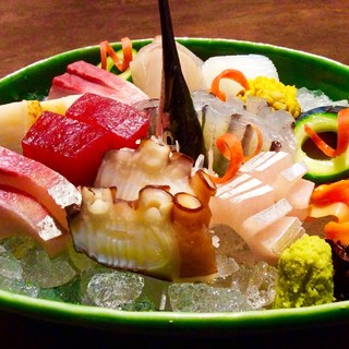 移ろう季節に合わせた旬魚は、常に新鮮なものを◎